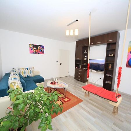Happy Family Apartment Brasov Bagian luar foto