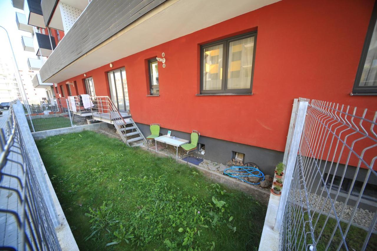 Happy Family Apartment Brasov Bagian luar foto