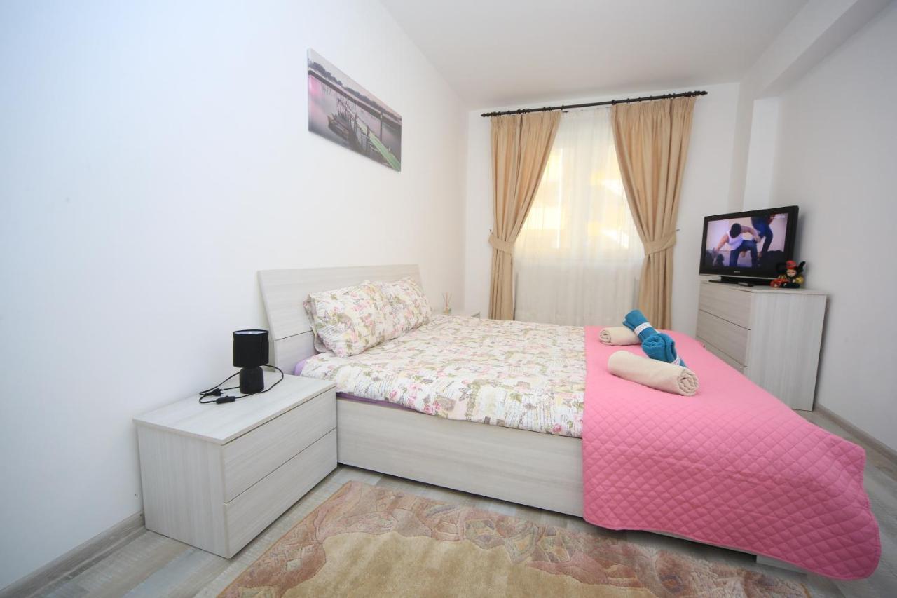 Happy Family Apartment Brasov Bagian luar foto