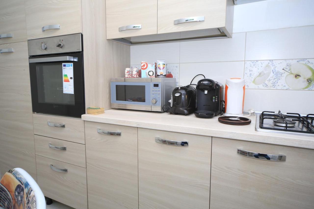 Happy Family Apartment Brasov Bagian luar foto