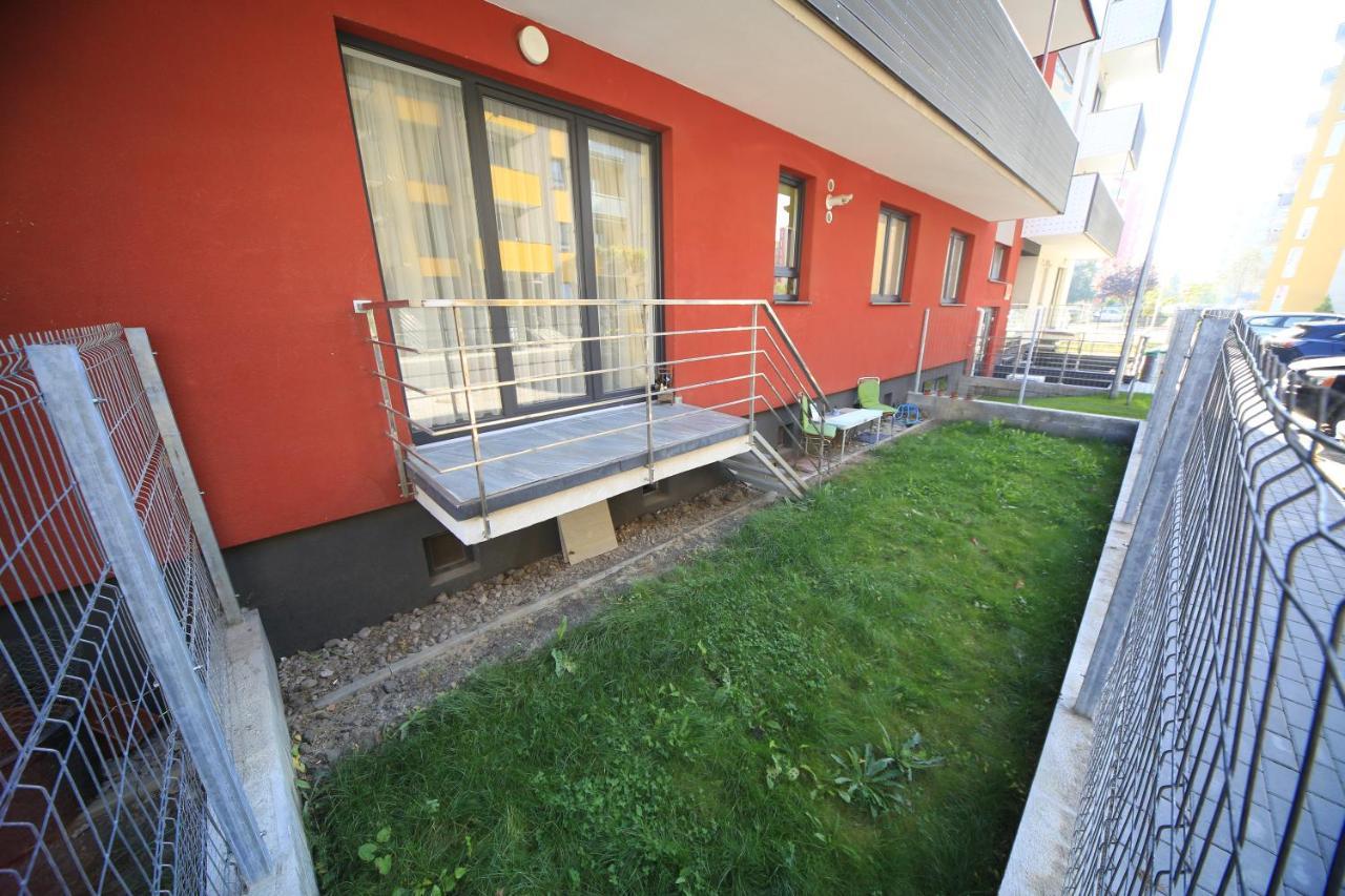 Happy Family Apartment Brasov Bagian luar foto